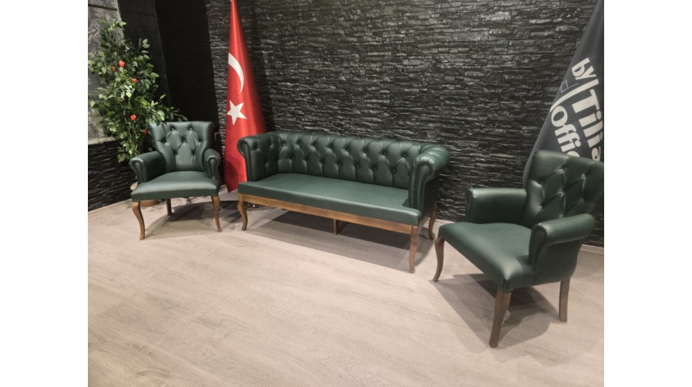 Tilia Mini Chester ofis oturma grubu, kompakt boyutlu, siyah deri ve kapitone dikişli.